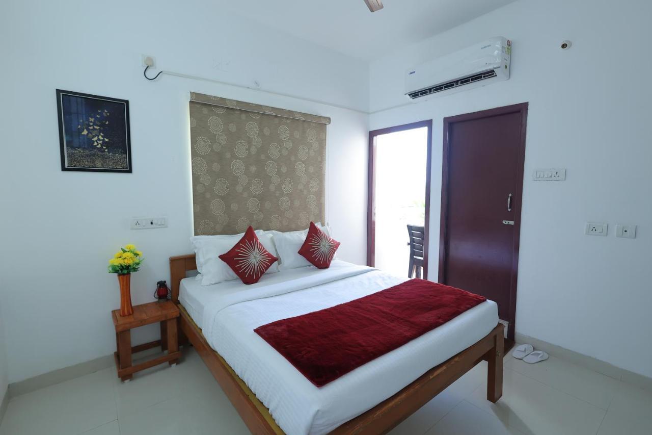 Royal Service Hotel