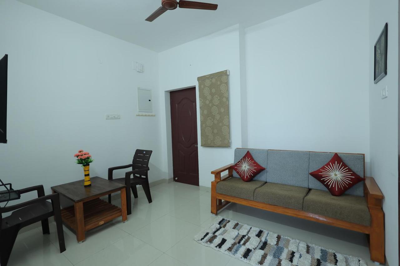 Royal Service Hotel 2*