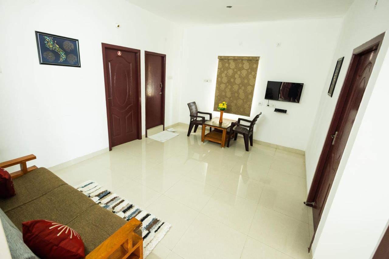 Royal Service Hotel