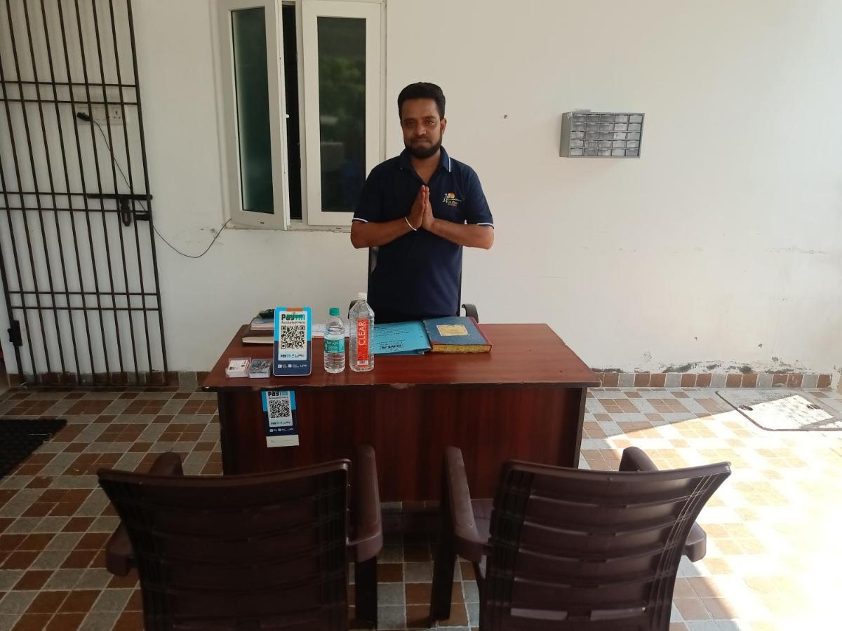Royal Service 2* Chennai