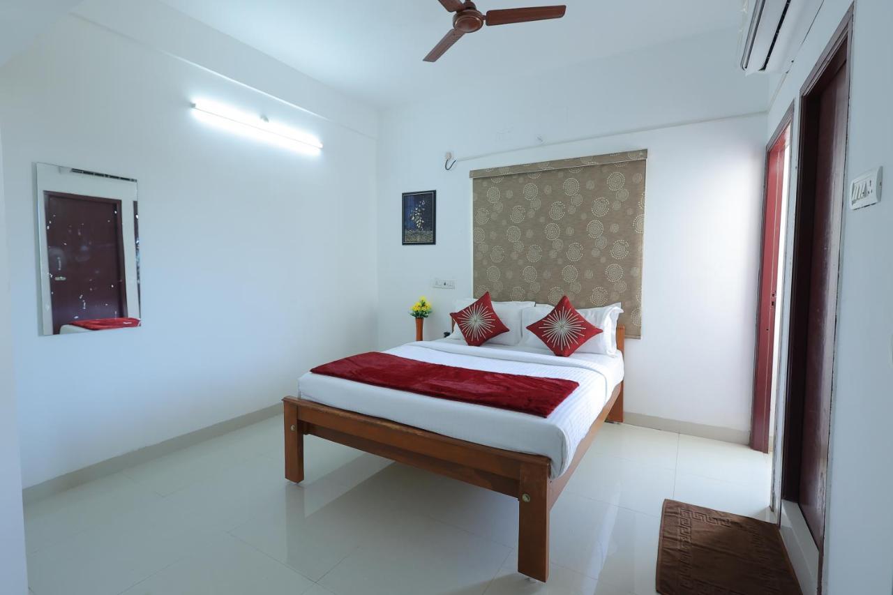 Royal Service Hotel 2*